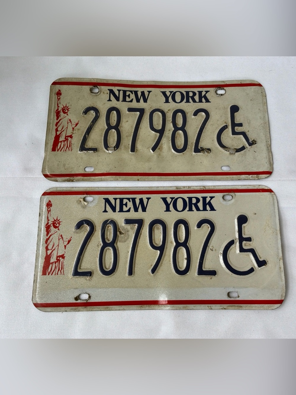 VINTAGE LOT OF 2 NEW YORK STATE LICENSE PLATES STATUE OF LIBERTY #287982